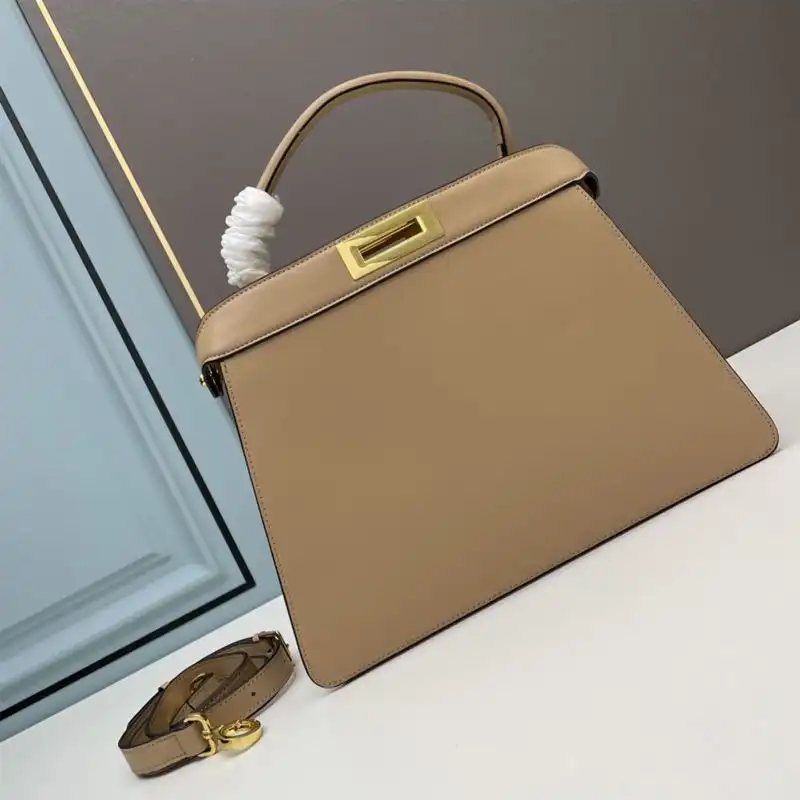 Fendi Medium Peekaboo ISeeU Bag In Nappa Laether Apricot 0128