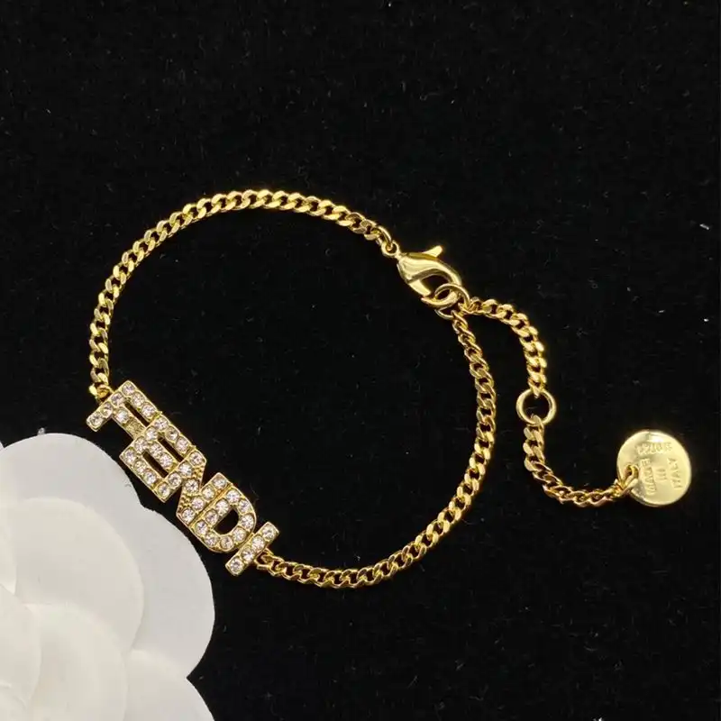 Affordable Fendi Fendigraphy Chain Bracelet In Metal with Crystals Gold 0203