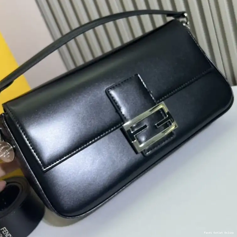 Affordable Smooth Fendi Medium Leather Baguette Bag Tiffany In Black 0305