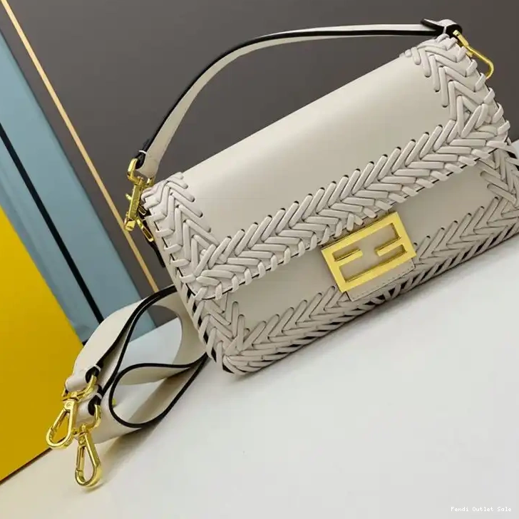 Medium In Leather Stitching Baguette White Bag Fendi 0307